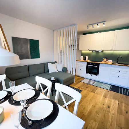 Urban Apartments Cosy No 4, Free Private Parking, Self Check-In คอร์ซุฟ ภายนอก รูปภาพ
