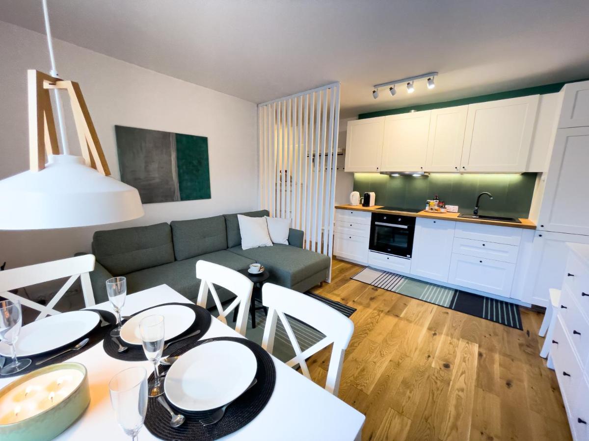 Urban Apartments Cosy No 4, Free Private Parking, Self Check-In คอร์ซุฟ ภายนอก รูปภาพ